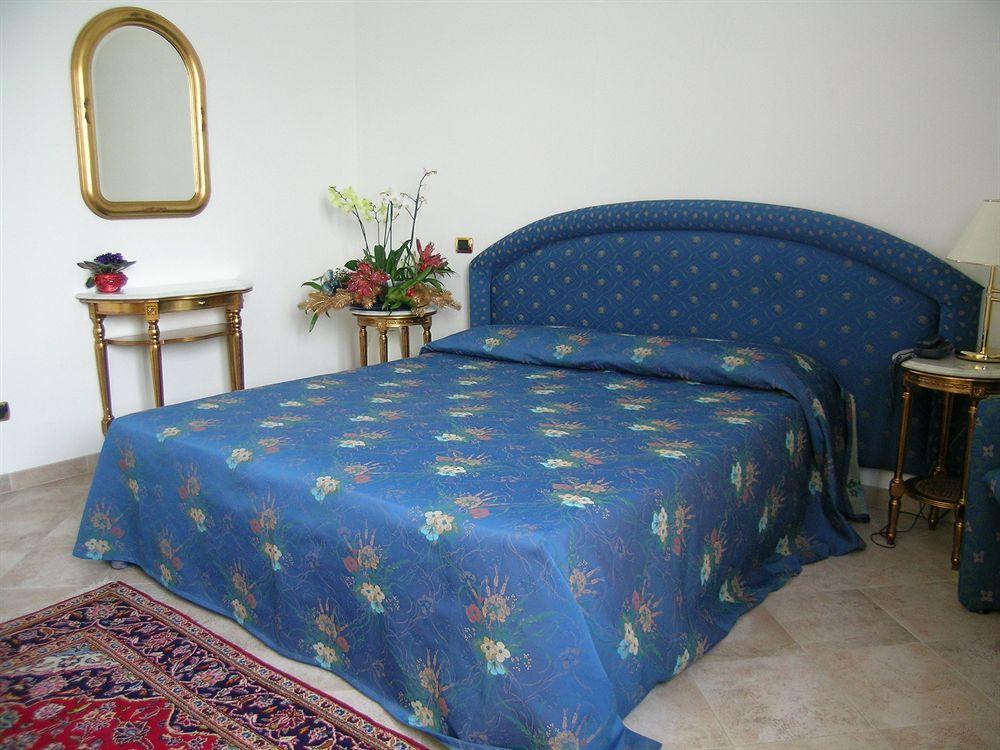 Hotel Da Vito Campagna Lupia Ngoại thất bức ảnh