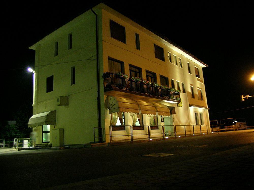 Hotel Da Vito Campagna Lupia Ngoại thất bức ảnh