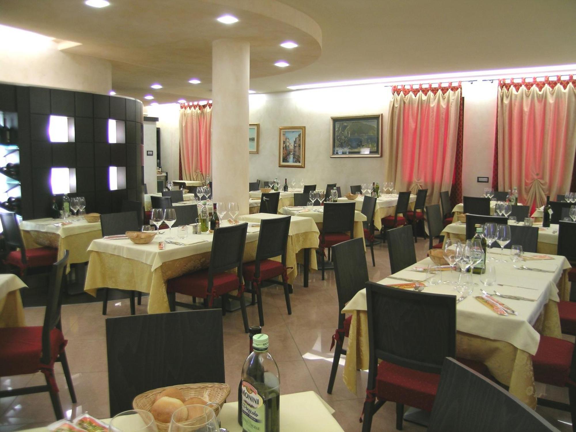 Hotel Da Vito Campagna Lupia Ngoại thất bức ảnh