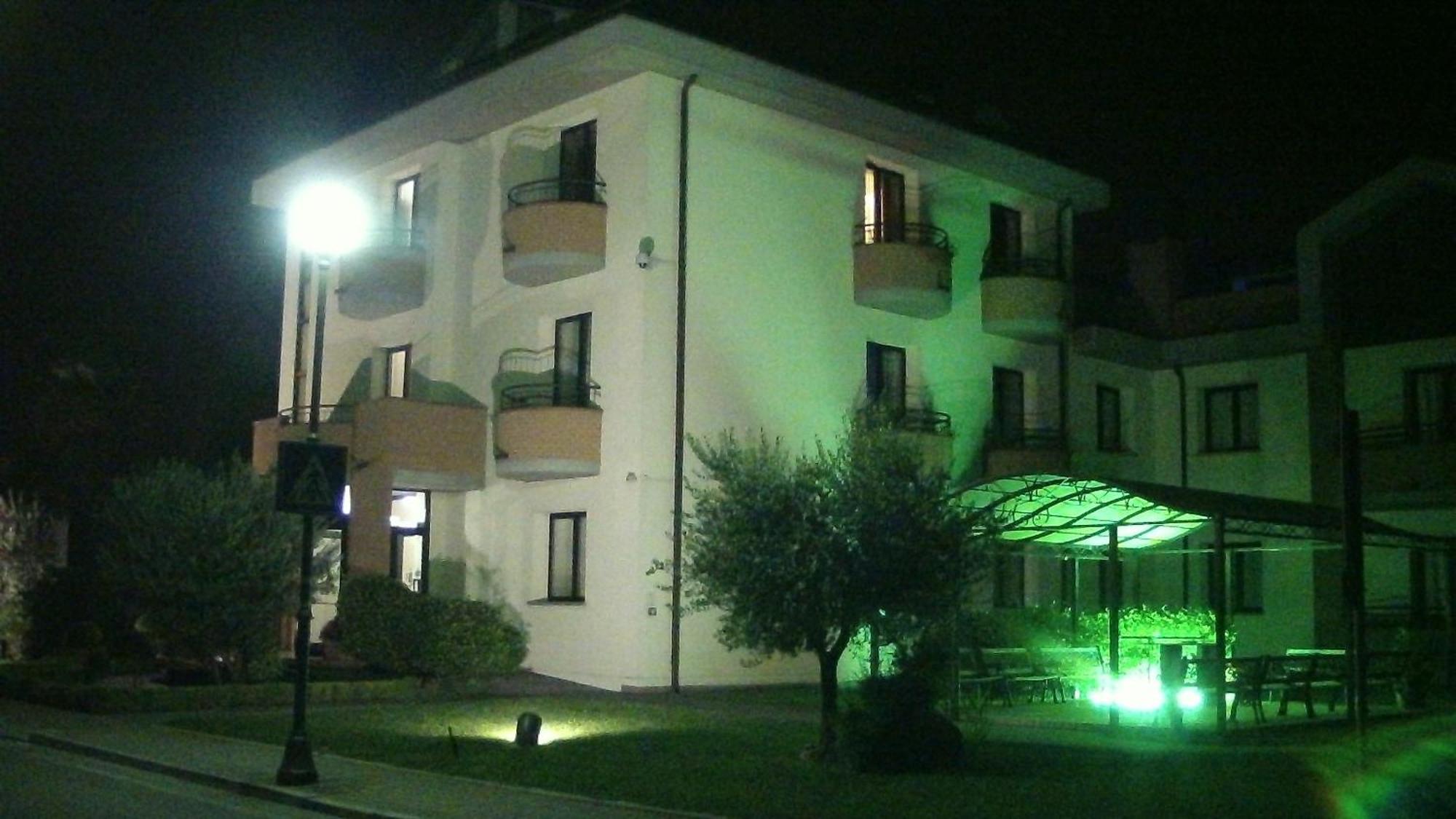 Hotel Da Vito Campagna Lupia Ngoại thất bức ảnh