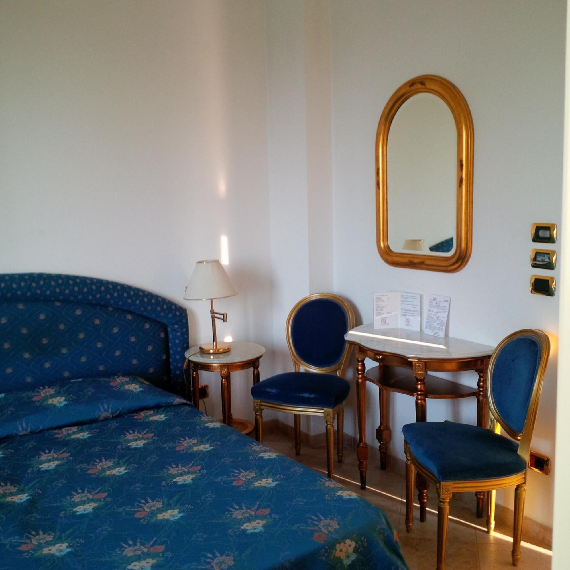 Hotel Da Vito Campagna Lupia Phòng bức ảnh