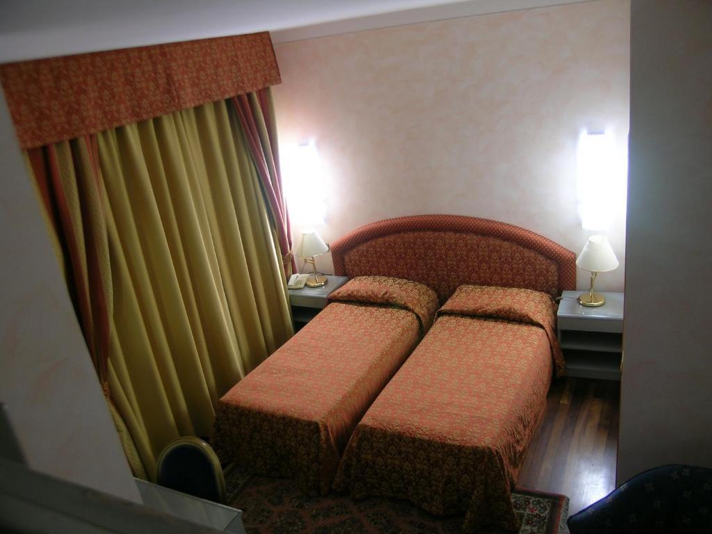 Hotel Da Vito Campagna Lupia Ngoại thất bức ảnh