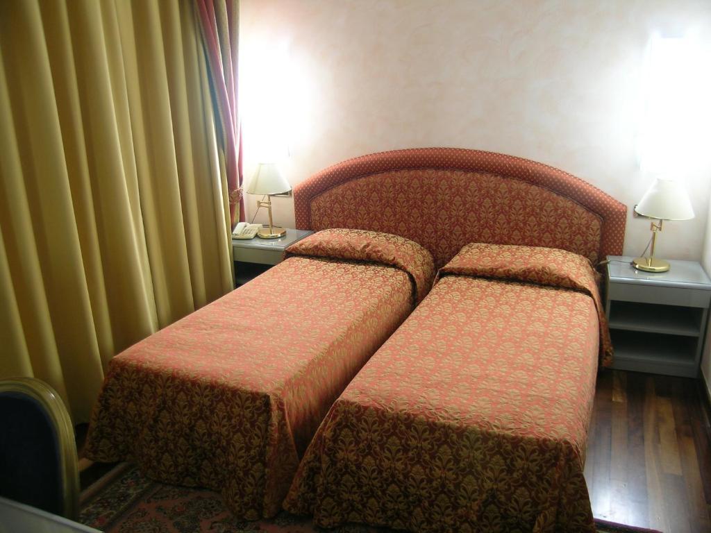 Hotel Da Vito Campagna Lupia Ngoại thất bức ảnh