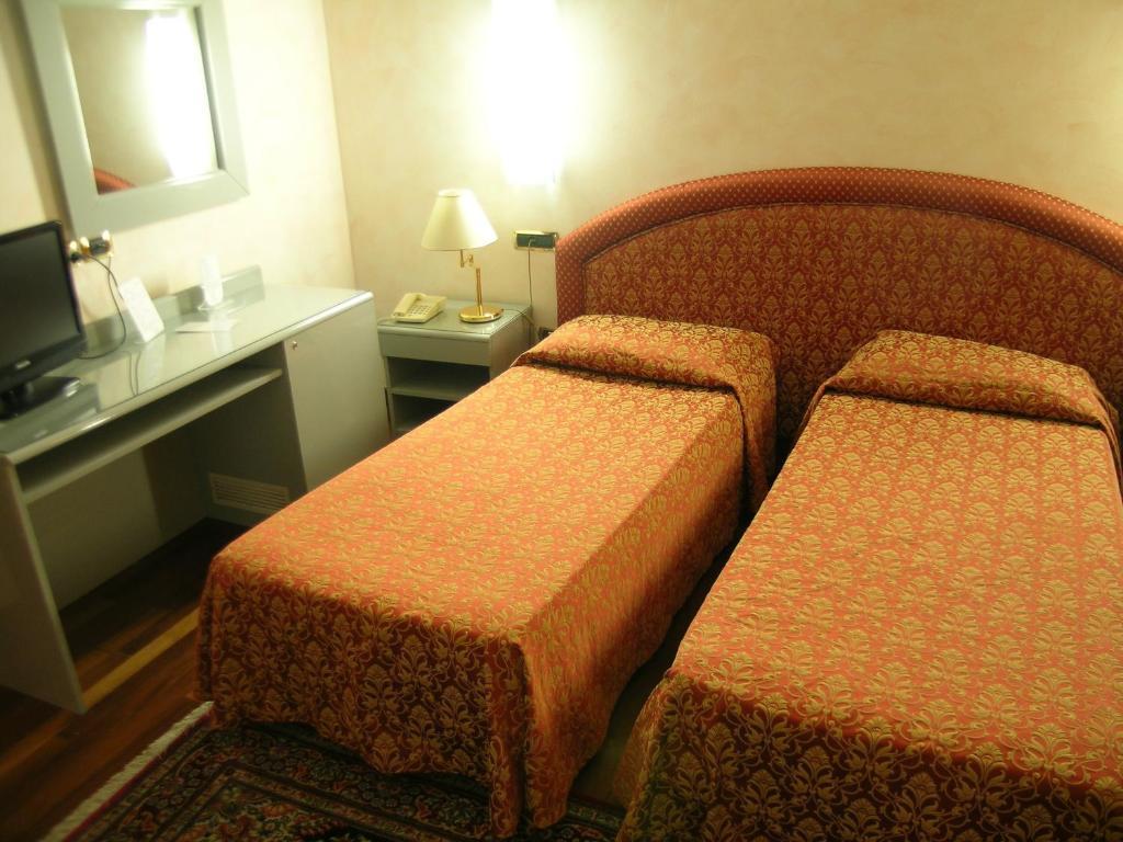 Hotel Da Vito Campagna Lupia Ngoại thất bức ảnh