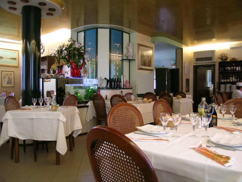 Hotel Da Vito Campagna Lupia Ngoại thất bức ảnh