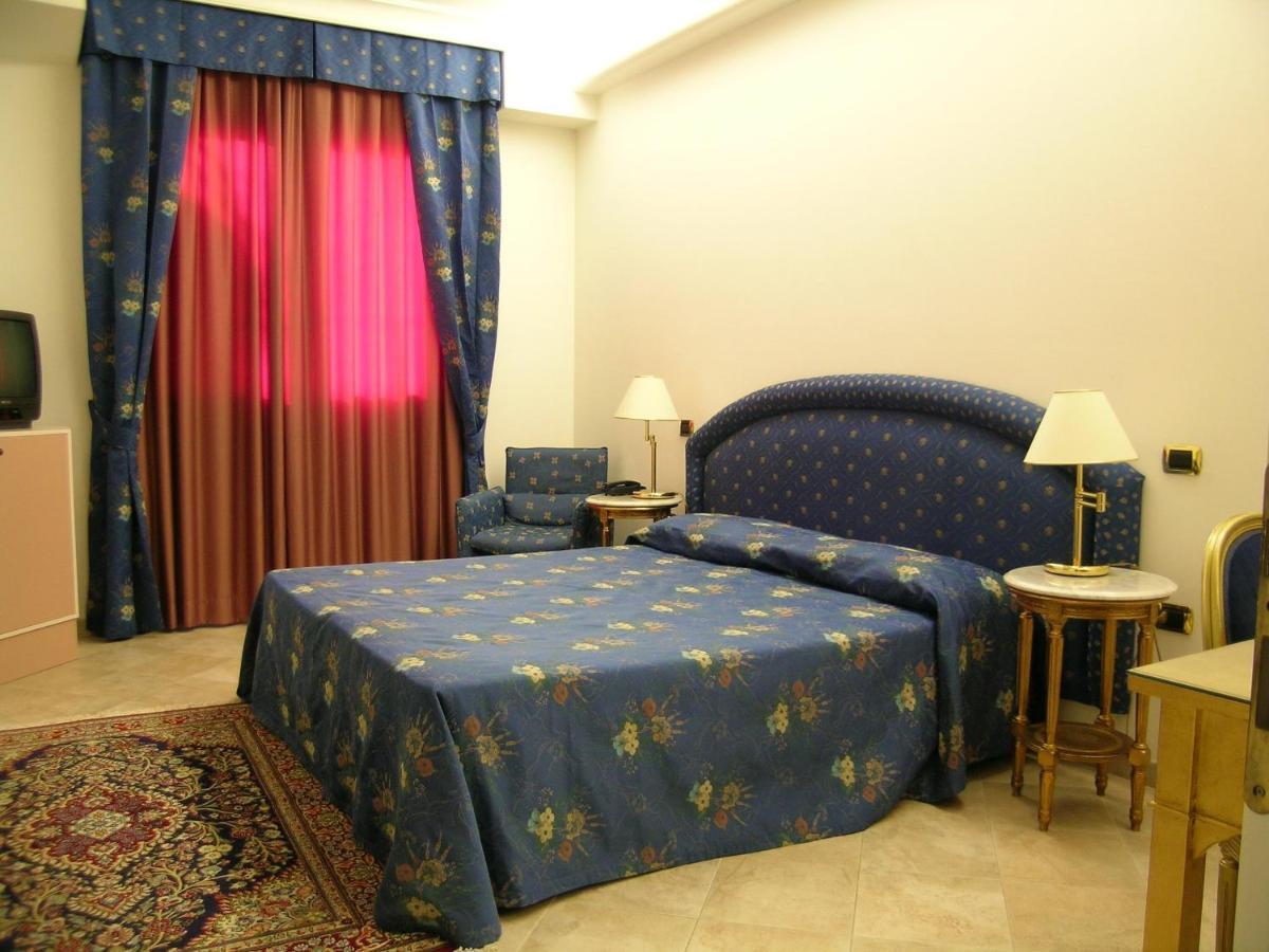 Hotel Da Vito Campagna Lupia Ngoại thất bức ảnh