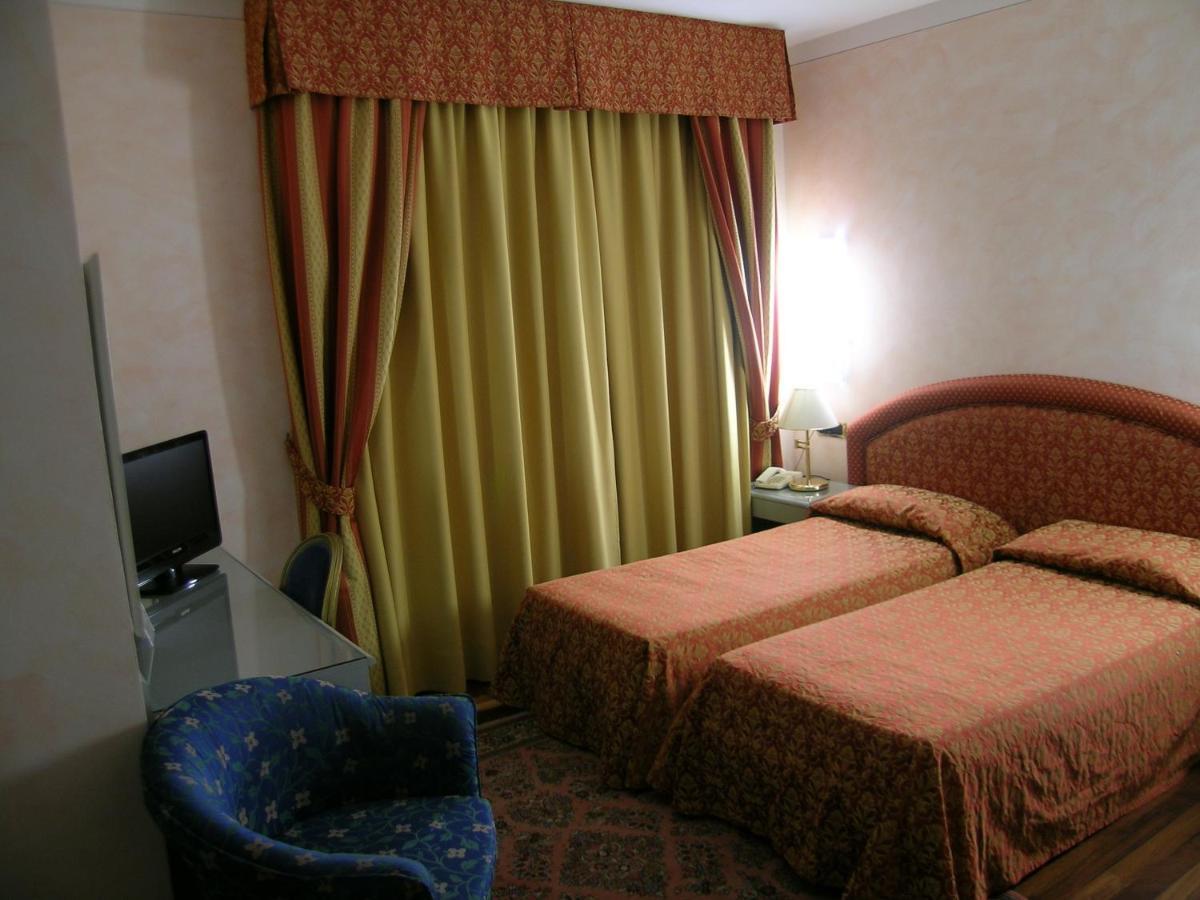 Hotel Da Vito Campagna Lupia Ngoại thất bức ảnh